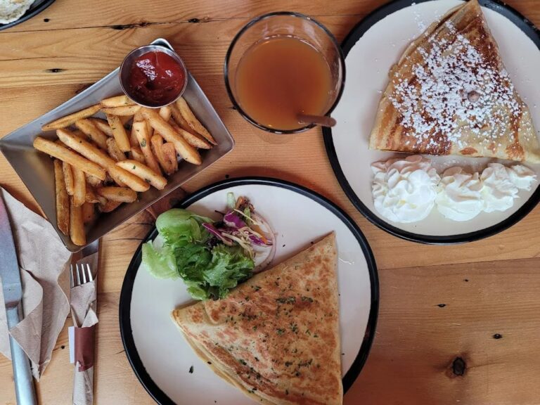 Food at skinny pancake